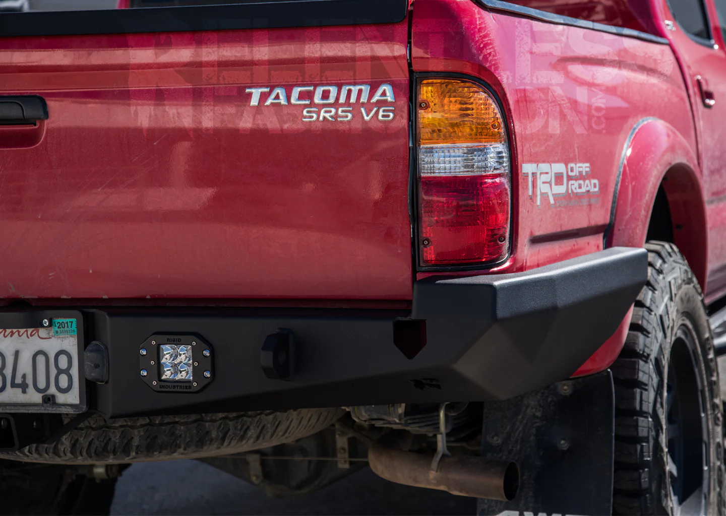 96-04 Tacoma Wrap Around Rear Plate Bumper - Image 3